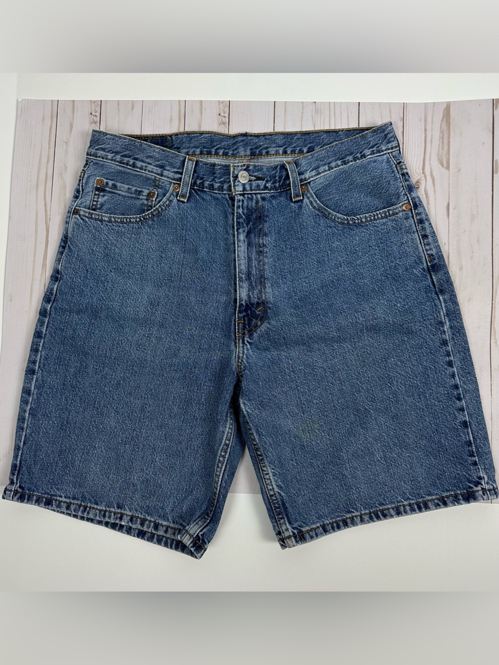 LEVI'S 550 Men's Denim shorts (Jorts) - size 36